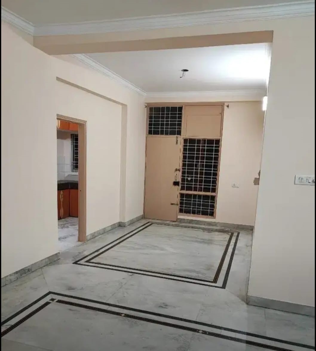 3 BHK semi furnished flat university road govindpuri Chauraha Gwalior