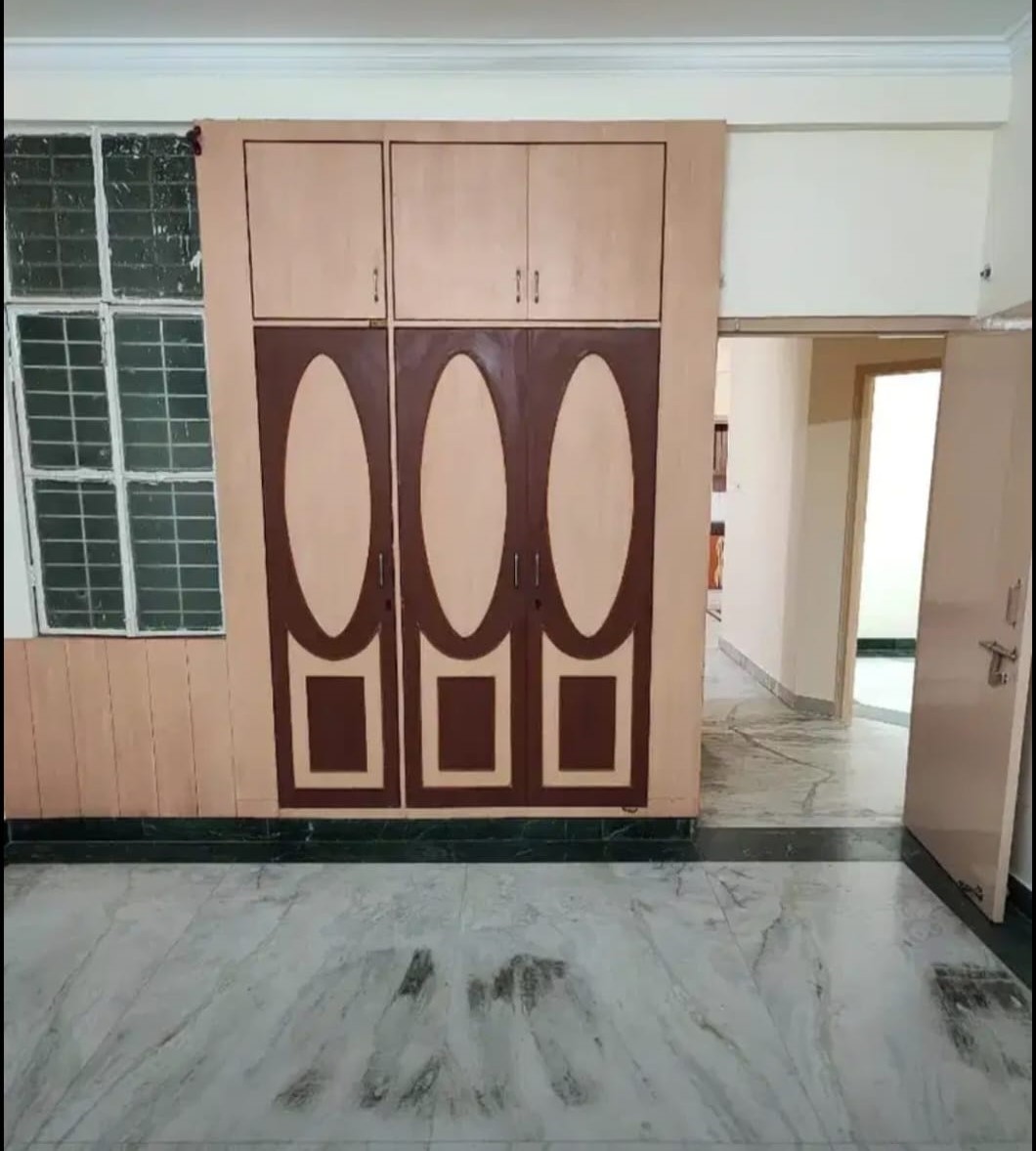 3 BHK semi furnished flat university road govindpuri Chauraha Gwalior