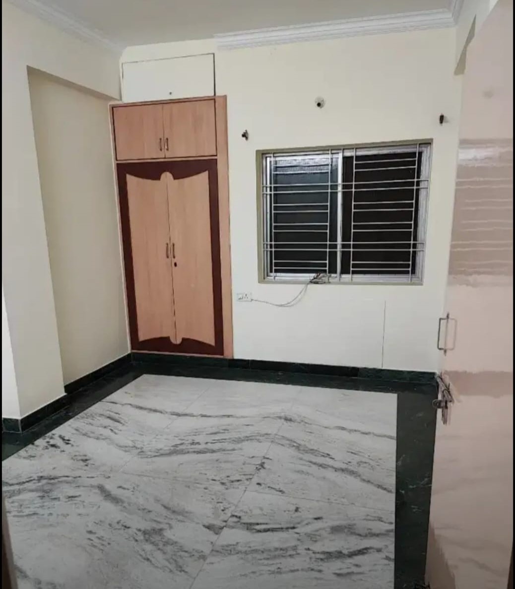 3 BHK semi furnished flat university road govindpuri Chauraha Gwalior