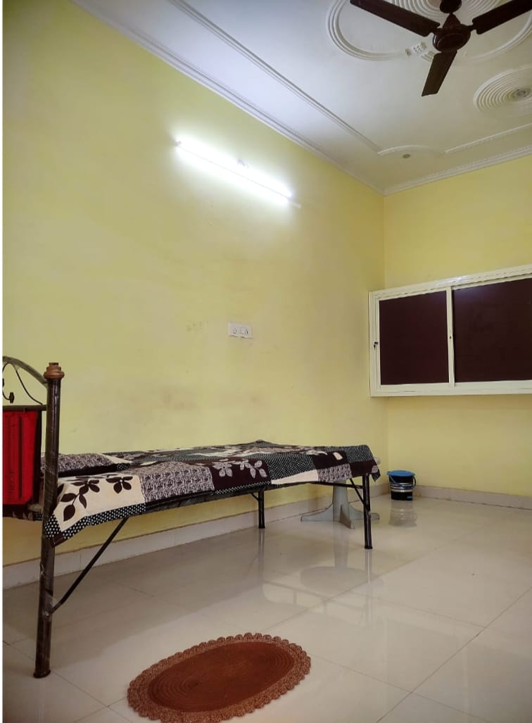 Single Room Boys' PG Hostel with All Facilities in DD Nagar | Gwalior | MM58