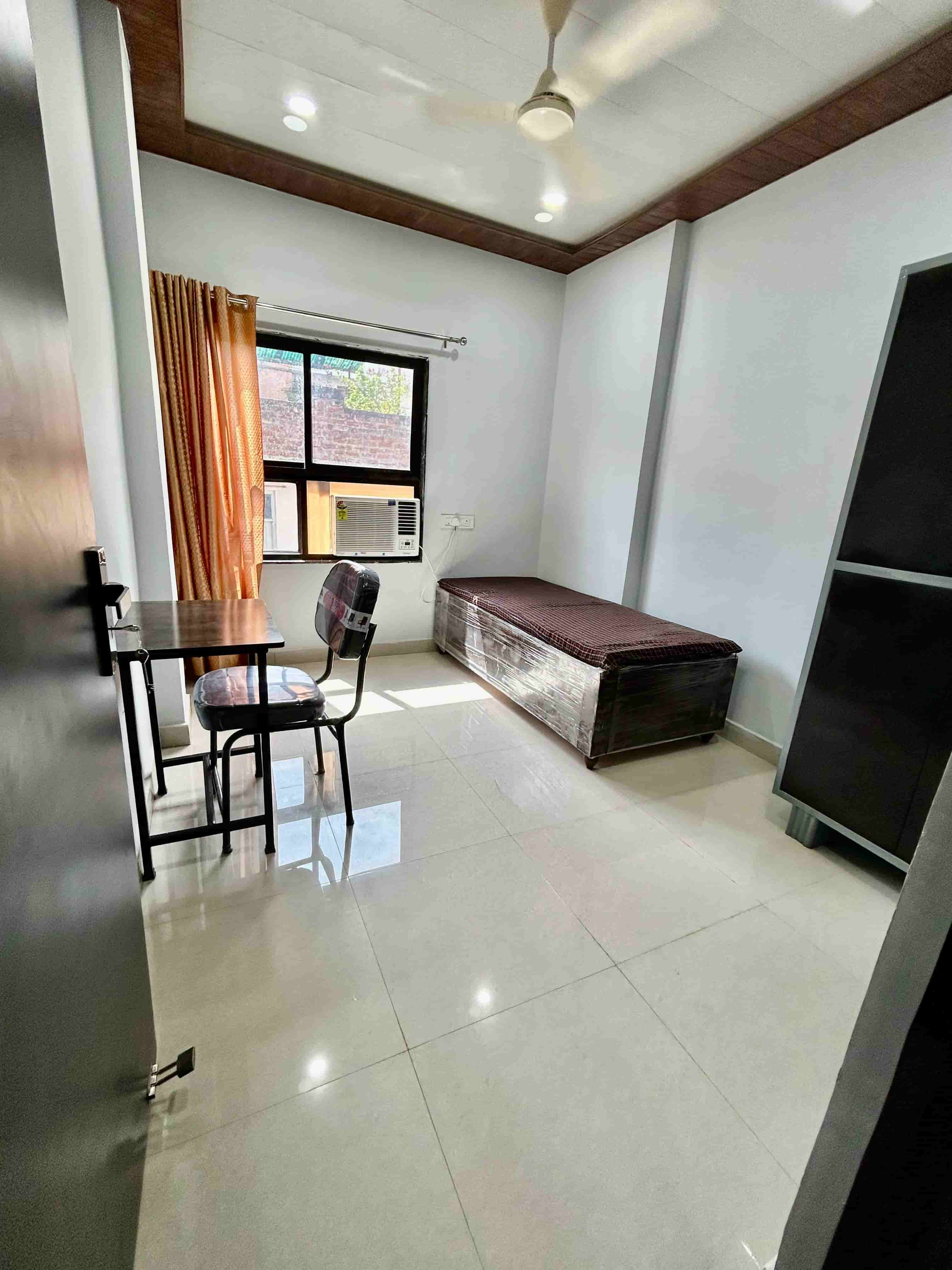 Comfortable 2 Seater AC Room in Girl's Hostel in Phool Bagh | Gwalior | MM59