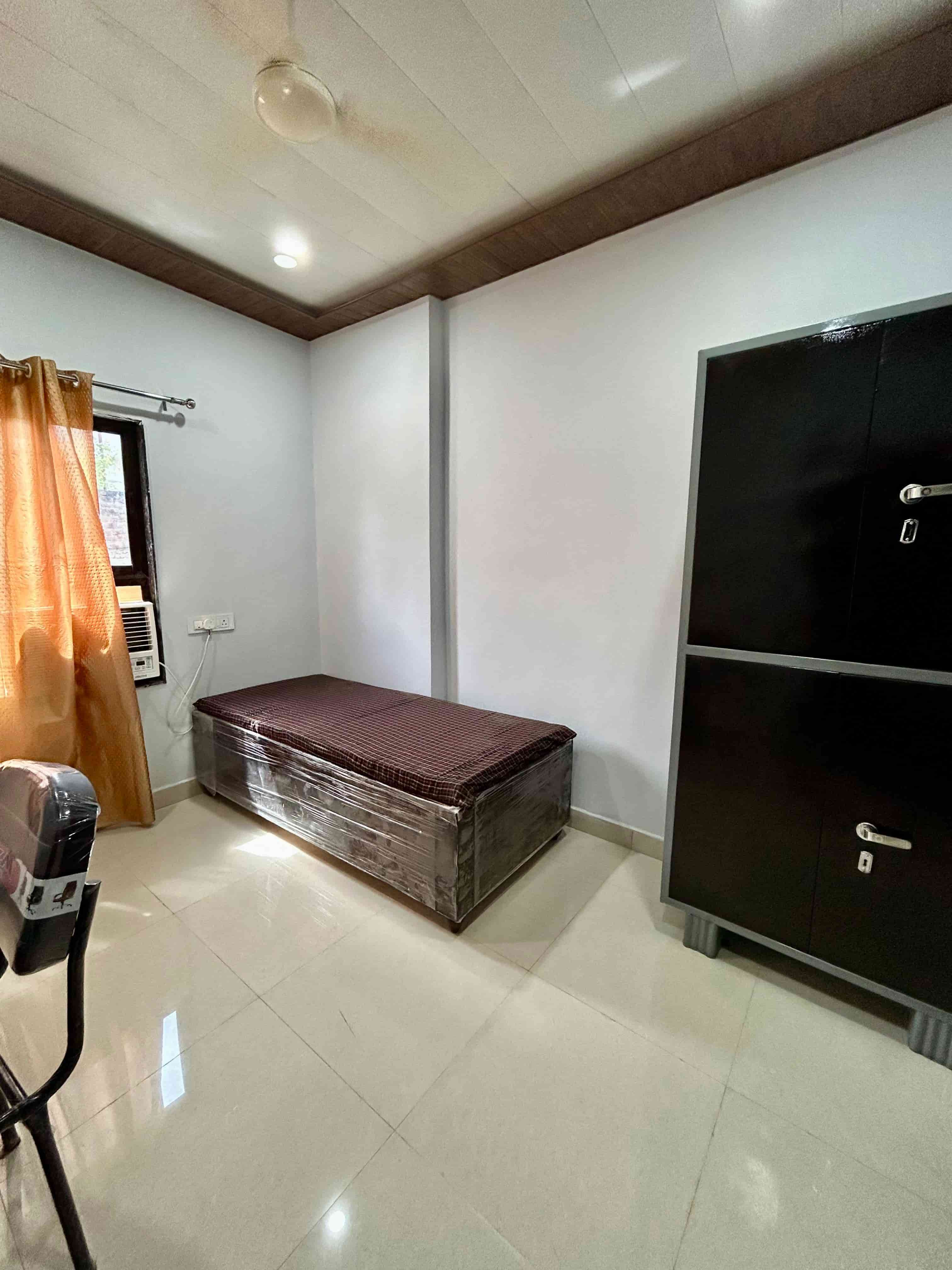 Comfortable 2 Seater AC Room in Girl's Hostel in Phool Bagh | Gwalior | MM59