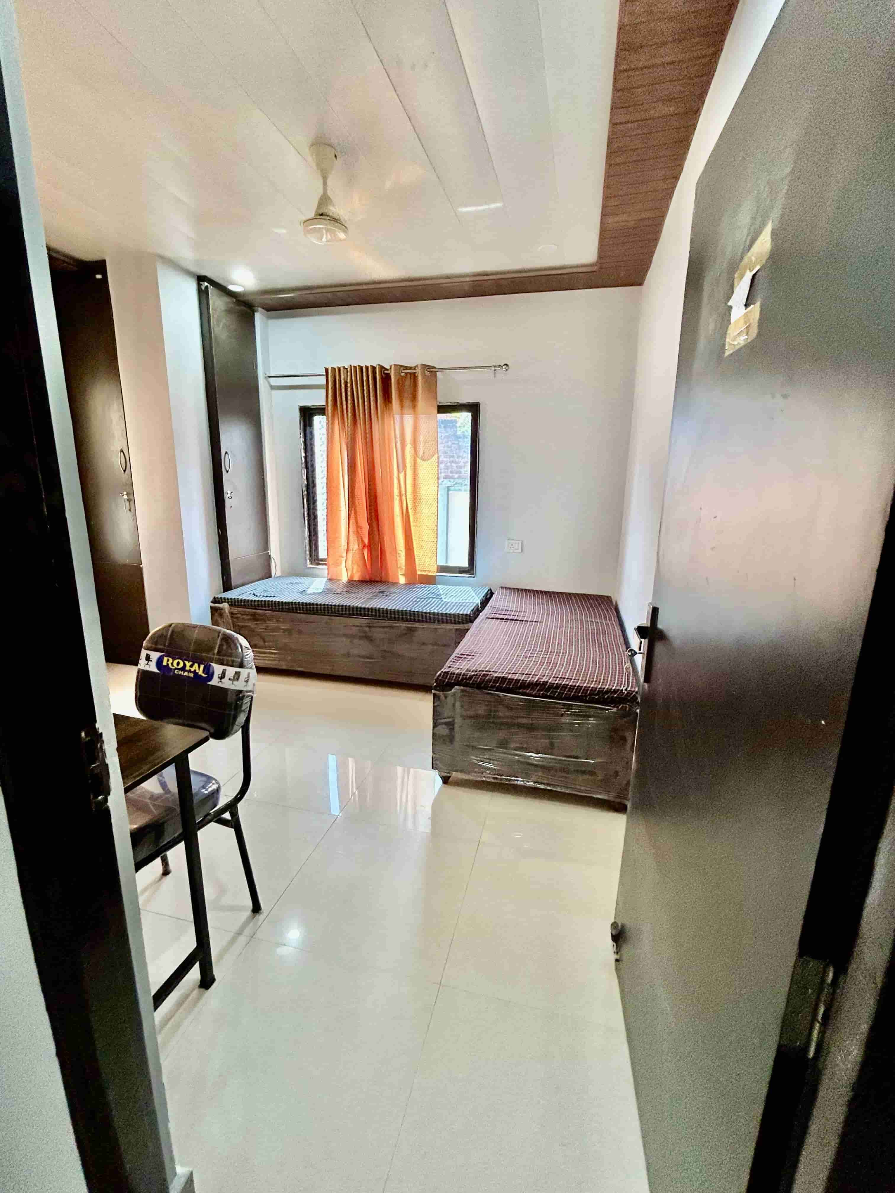 Comfortable AC Room in Girl's Hostel in Phool Bagh | Gwalior | MM59