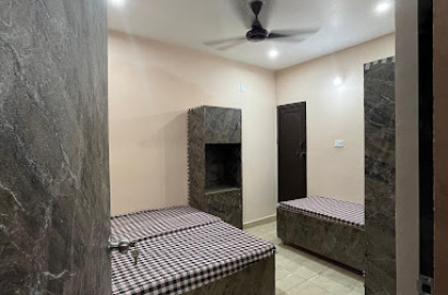 Fully Furnished Girl's Hostel/PG in Phoolbagh Gwalior